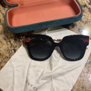 GUCCI SUNGLASSES
